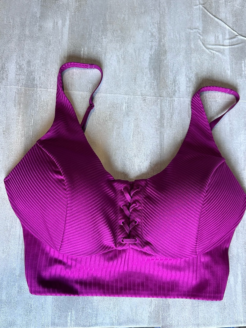 NWOT Victoria’s Secret On Point Ribbed Longline Sports Bra in Deep Magenta 34DD